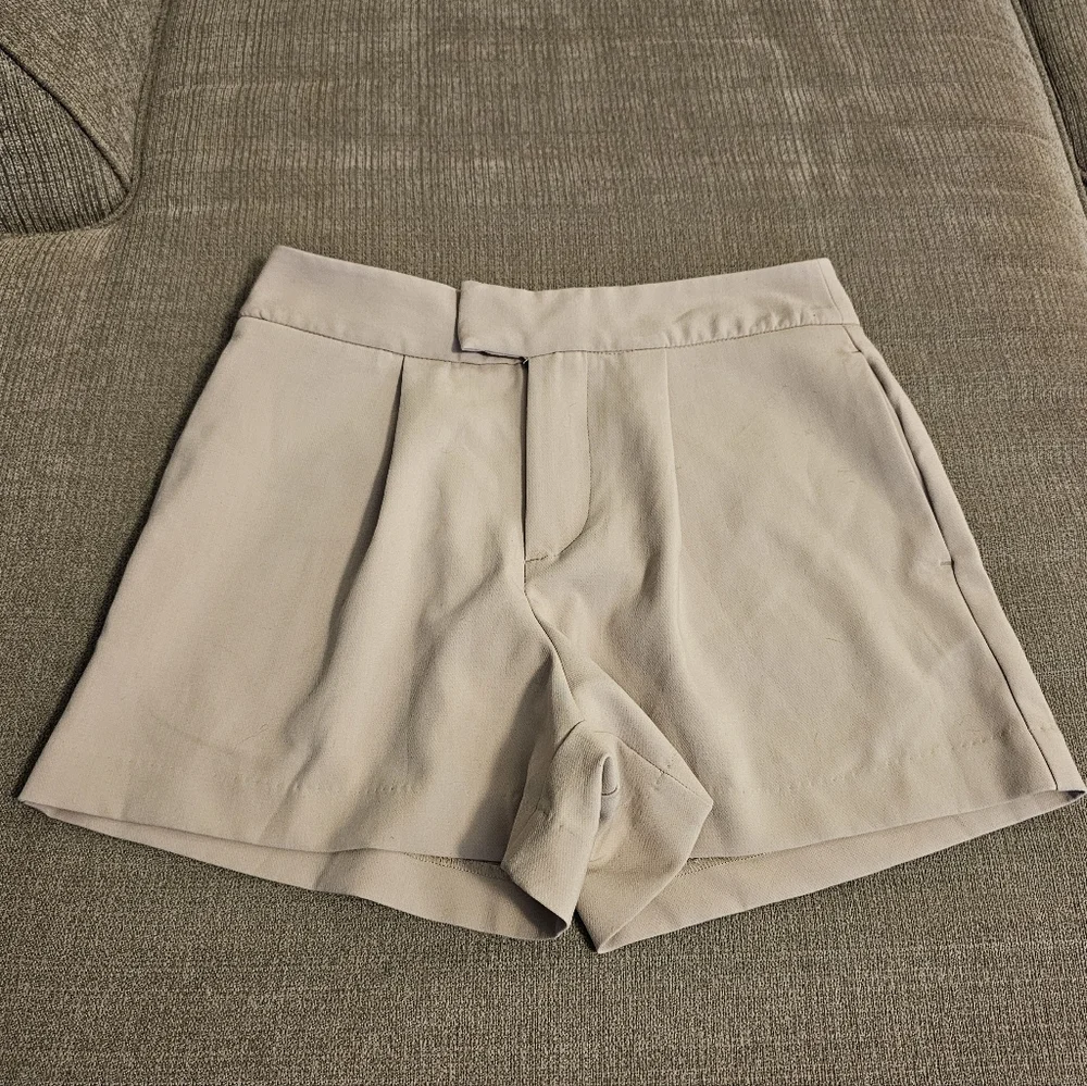 A New Day Cream Taupe Casual Stretch Neutral High Rise Shorts Size 8